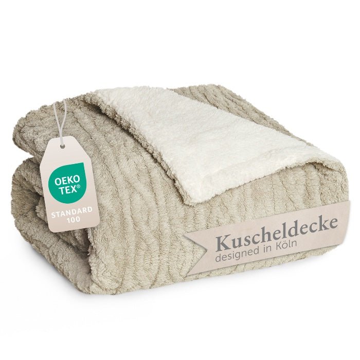 KUSCHELDECKE mit Zopfstrick - Optik -