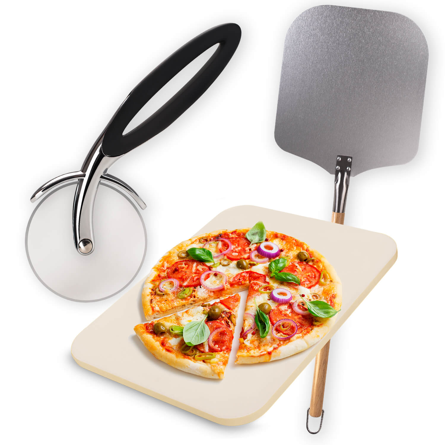 Eine von einem Pizzaschneider geschnittene Pizza auf einem Pizzastein, neben einem Pizzaschieber.