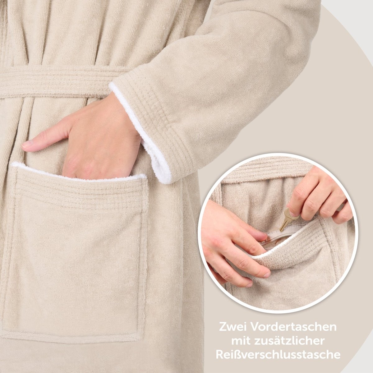 Detailansicht von Tasche am Bademantel mit Hand die Schlüssel zeigt
