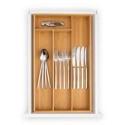 Bambusbesteckkasten mit Besteck, von oben betrachtet, in einer minimalistischen Küchenschublade.
