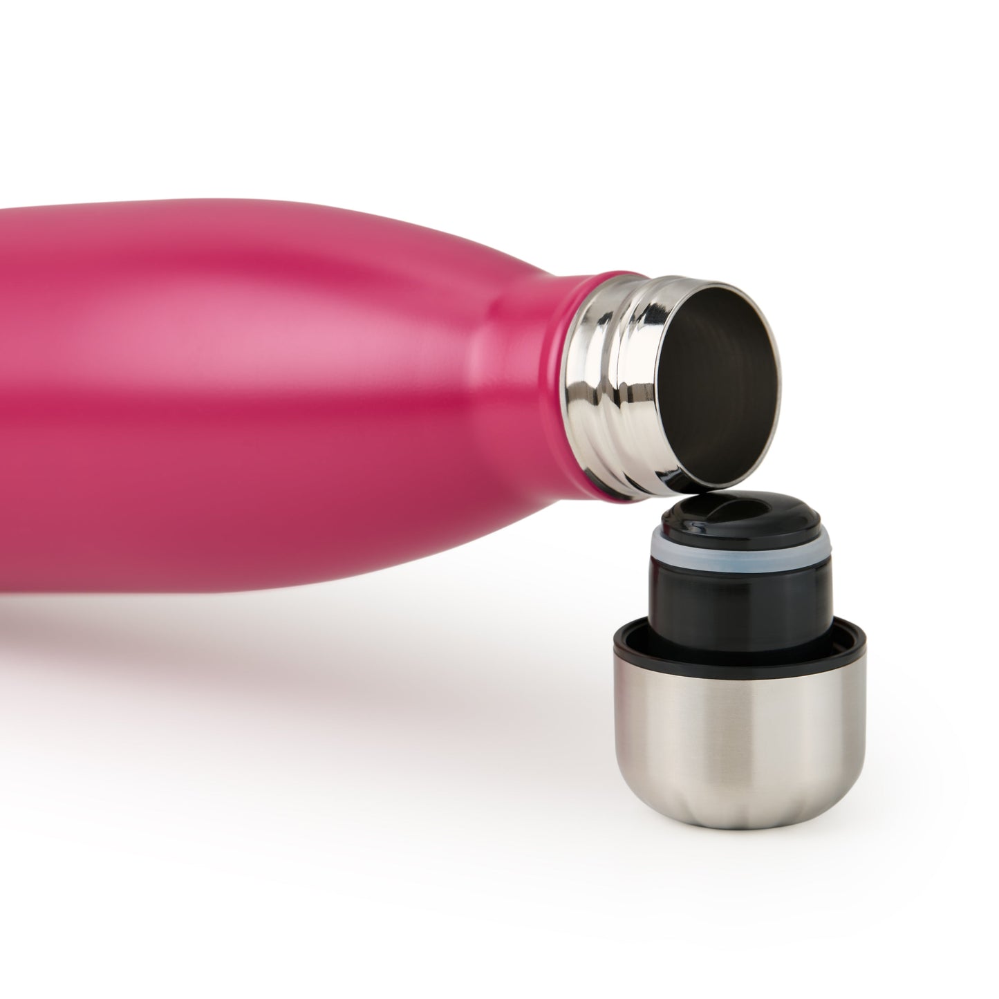 Geöffnete berry pink blumtal Edelstahl-Trinkflasche mit abgeschraubtem Deckel auf weißem Hintergrund.