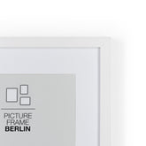 Bilderrahmen Berlin - Hochwertiger Fotorahmen mit Passepartout, 2 Farben, zum Aufstellen - Blumtal.com