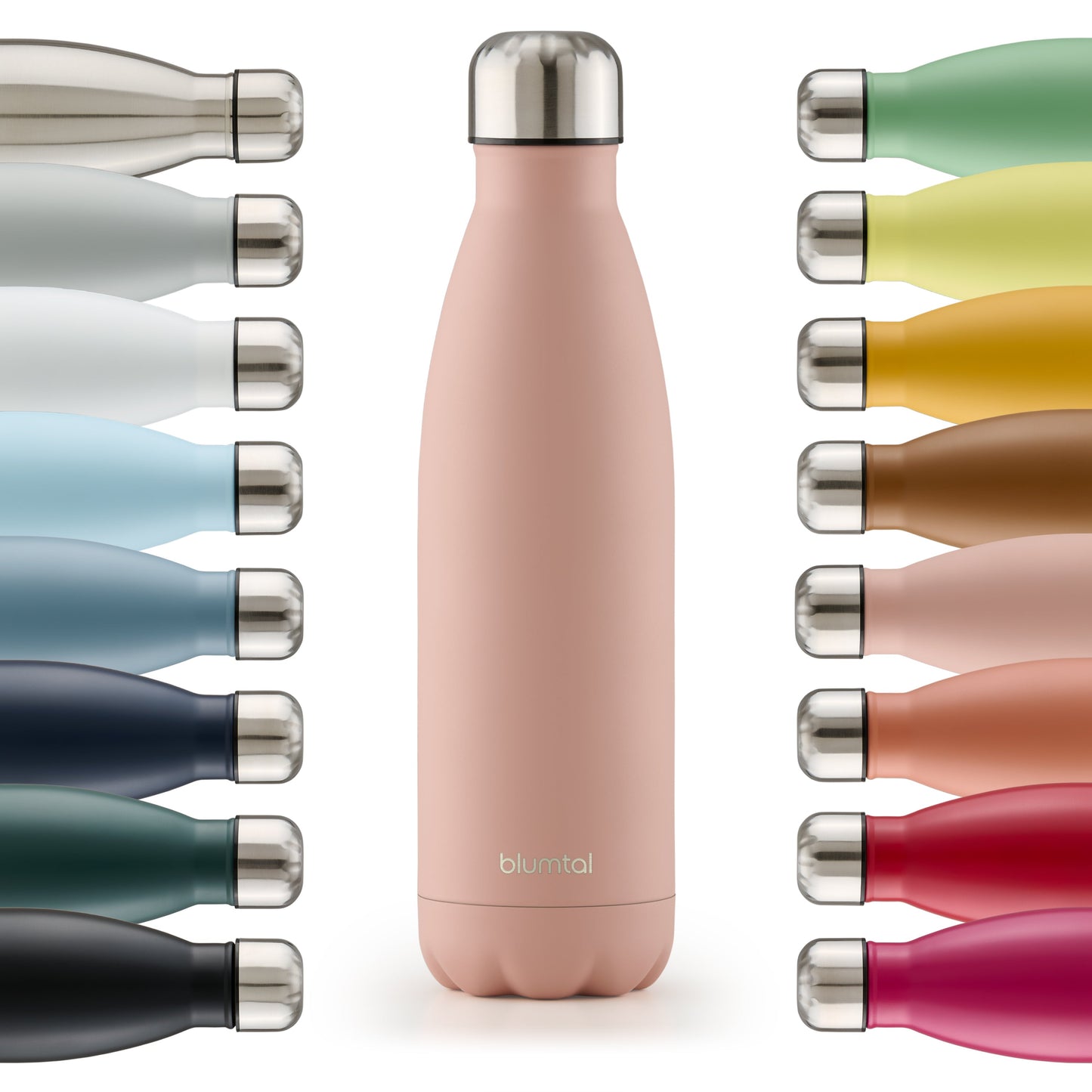 Farbige Auswahl an isolierten Edelstahl-Trinkflaschen von blumtal in einer Reihe angeordnet mit Fokus auf eine vorderseitige mellow rosa farbene Flasche.