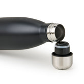 Geöffnete schwarz blumtal Edelstahl-Trinkflasche mit abgeschraubtem Deckel auf weißem Hintergrund.